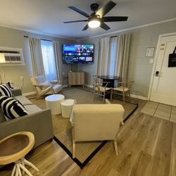 Seabirds Motel At Kure Beach - Spacious living room area outside the bedroom