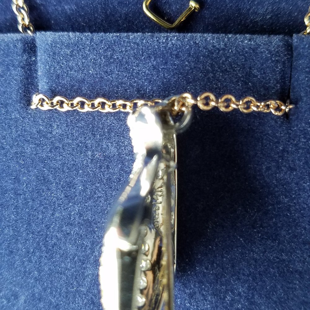 A chain loop was added at no extra cost. Great custom work.