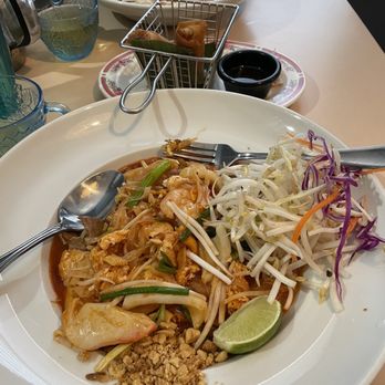 Hot Cafe - Pad Thai Combo meal - Thai Near Me - Atlanta, Georgia Hot Cafe - Pad Thai Combo meal - Thai Near Me - Atlanta, Georgia