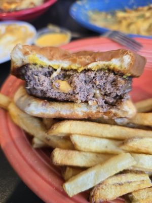 Lindy's Diner by null