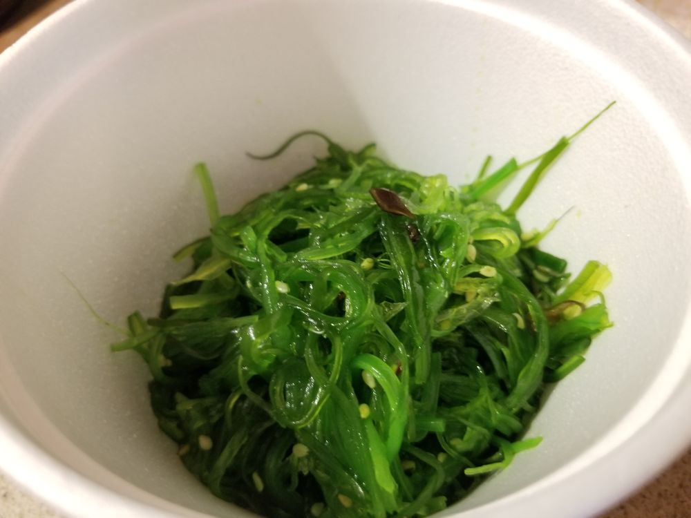 Order Seaweed Salad food online from Samurai Japanese Steak House & Sushi Bar store, Fayetteville on bringmethat.com