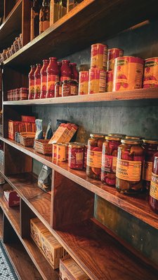 Lil' Frankie's Grocery by null