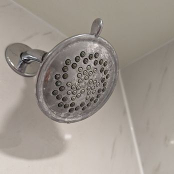 Hyatt Place Santa Barbara - Dirty shower head - Hotels Near Me - Santa Barbara, California