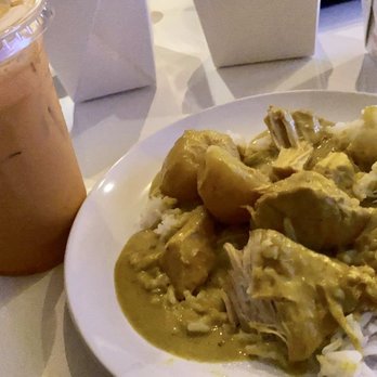 Marlai Thai Restaurant - Yellow curry and rice, iced Thai tea - Thai Near Me - Seattle, Washington