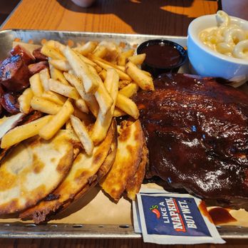 Chili's - Smokehouse combo with 1/2 rack babyback ribs, brisket quesadillas, and cheddar/jalapeno sausage - Tex-Mex Near Me - San Diego, California Chili's - Smokehouse combo with 1/2 rack babyback ribs, brisket quesadillas, and cheddar/jalapeno sausage - Tex-Mex Near Me - San Diego, California