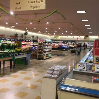 Market Basket - Ashland Market Basket -- King's Crossing : 49 Pond Street / Route 126, Ashland       Interior - Grocery Near Me - Ashland, Massachusetts