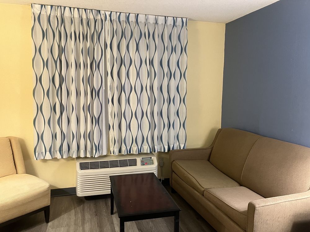 DAYS INN BY WYNDHAM MILAN SANDUSKY SOUTH Updated May 2024 44 Photos
