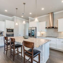 Corker Custom Homes - Large kitchen for entertaining