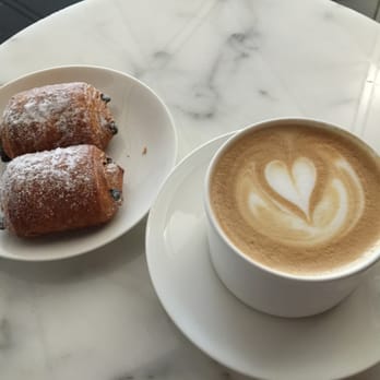 寰宇堂 - an early arrival means a latte and two chocolate croissants for bfast - Airport Lounges Near Me - Hong Kong, HK
