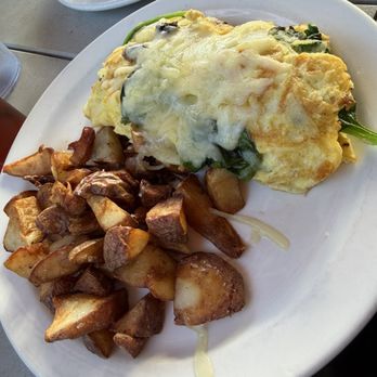 Kihei Caffe Lahaina - Cheese omelette with veggies and potatoes - Breakfast & Brunch Near Me - Lahaina, Hawaii