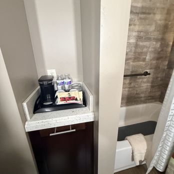 Desert Rose Resort & Cabins - Room restroom - Hotels Near Me - Bluff, Utah