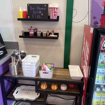 Smile Cafe - Condiment station - Bubble Tea Near Me - Las Vegas, Nevada