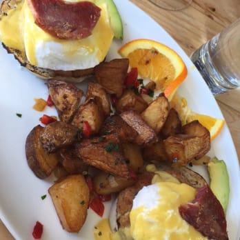 Grand Vin - Crab cake Benedict - Wine Bars Near Me - Hoboken, New Jersey