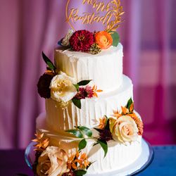 Eston's Bakery - Cascade wedding cake design