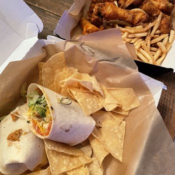 Buffalo Wild Wings - No salsa, no dips, missing the celery Where's the quality control - Chicken Wings Near Me - Frisco, Texas Buffalo Wild Wings - No salsa, no dips, missing the celery Where's the quality control - Chicken Wings Near Me - Frisco, Texas