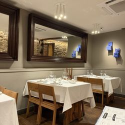 Irati Taverna Basca - Seating