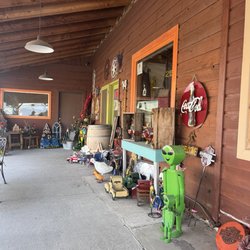 Bullets 'n Brew - The decor is eclectic and fun!