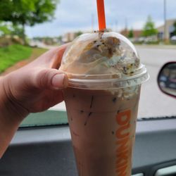 Dunkin' - Turtle Iced Signature Latte