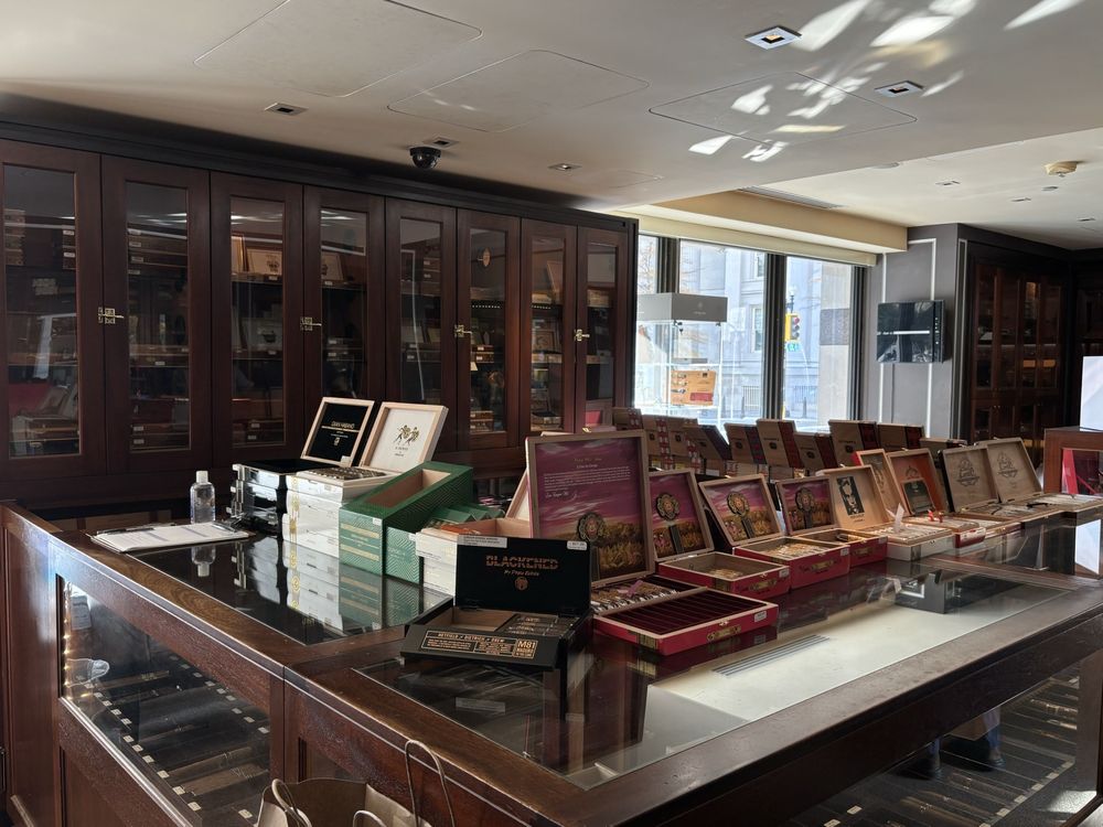 W Curtis Draper Tobacconist