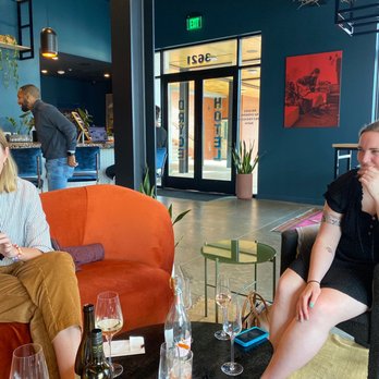 Hotel Dryce - Lounge area - Lounges Near Me - Fort Worth, Texas