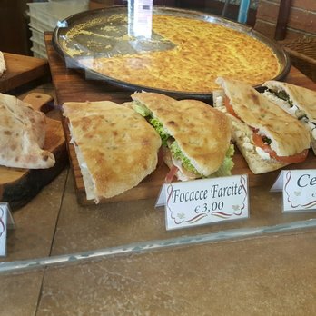 Zero Zero - Items on display inside the restaurant - Italian Near Me - Pisa, PI