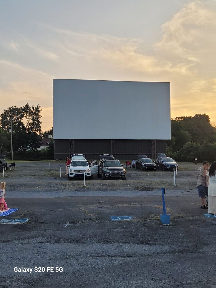 Social spots from Haar's Drive In