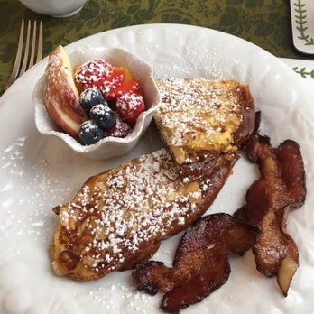 Lang House on Main Street - Sunday challah French toast - Hotels Near Me - Burlington, Vermont