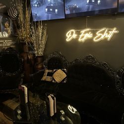Speakeasy Fifty50 - Fun sitting area