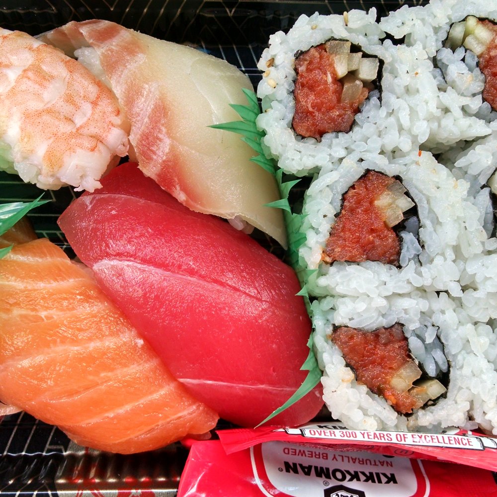 Spicy Sushi Combo came with Spicy Tuna Roll (6pcs) & nigiri sushi (4pcs) Spicy Sushi Combo came with Spicy Tuna Roll (6pcs) & nigiri sushi (4pcs)