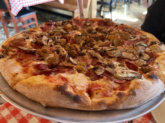 Vince's Italian Restaurant & Pizzeria by null