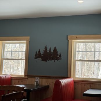 The Scarecrow Tavern - Dining area - American Near Me - Bartlett, New Hampshire