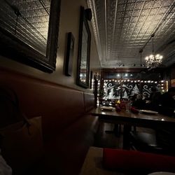 Basil Asian Bistro - Ambiance