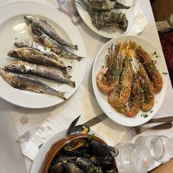 Buvette de la Halle - This is what the table looks like. Amazing