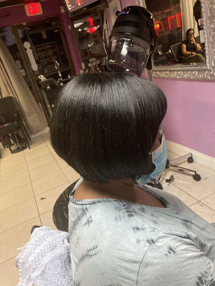Short Silk Press Bob — hair by Dominican Hairdresser Johanny
