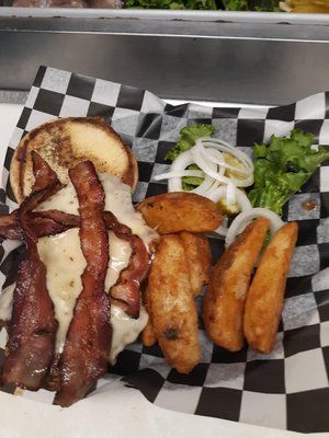 Bully's North by null