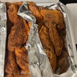 Deluxe Wingz - 20 Piece Bone-in Wings with 2 Flavors