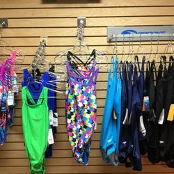 Foot Of The Rockies - Women's swim gear from speedo
