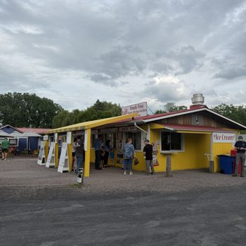 Seb's Snack Bar - The front of Sebs - Burgers Near Me - South Hero, Vermont Seb's Snack Bar - The front of Sebs - Burgers Near Me - South Hero, Vermont