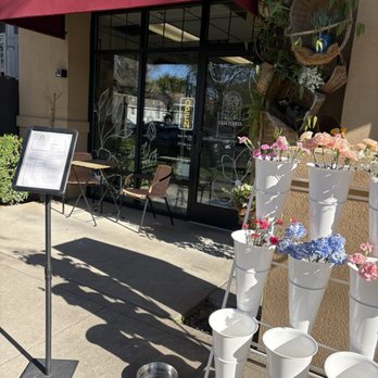 Casa Flores Cafe - Coffee & Tea Near Me - Sacramento, California