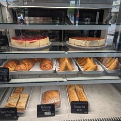 Aggudo Coffee - Pastries (taken about 1pm)