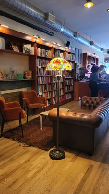 Liz's Book Bar by null