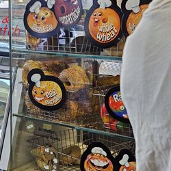 Wally's Bagels - August 2025