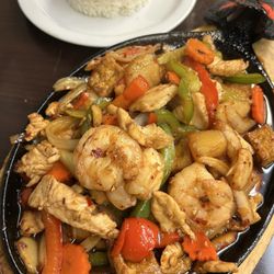 Three Best Friends (w/chicken, shrimp, and tofu), made Thai Hot