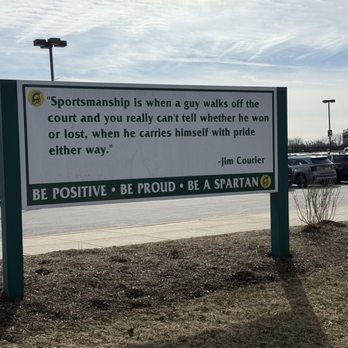 Glenbrook North High School - Elementary Schools Near Me - Northbrook, Illinois