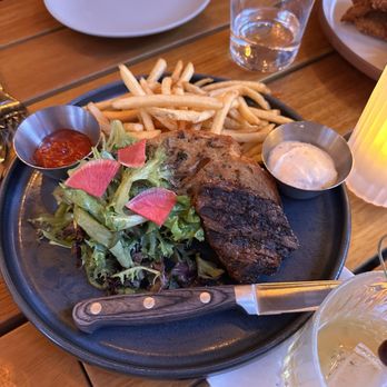 Earls Kitchen + Bar - Steak frite - New American Near Me - Nashville, Tennessee Earls Kitchen + Bar - Steak frite - New American Near Me - Nashville, Tennessee