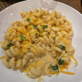 Bear & Crown - Beer cheese Mac - Pubs Near Me - Sacramento, California