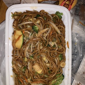 Uncle Lim's Kitchen - Vegetable lo mein large , egg roll, fortune cookie - Vegetarian Near Me - Wilmington, North Carolina
