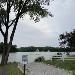 Lincoln Park Community Lake - Launching area