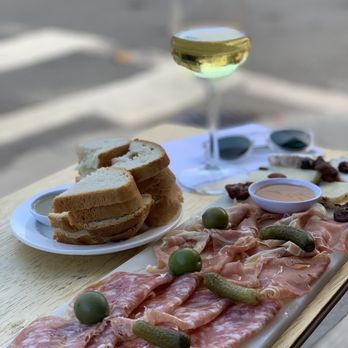 VinoRosso - Great quality cured meats and amazing cheeses! Outdoor seating provided during covid. What a neighborhood gem! - Italian Near Me - San Francisco, California VinoRosso - Great quality cured meats and amazing cheeses! Outdoor seating provided during covid. What a neighborhood gem! - Italian Near Me - San Francisco, California