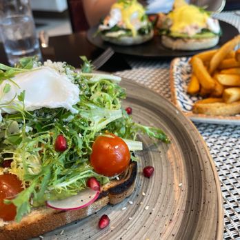 Area 31 - Avocado Toast - Seafood Near Me - Miami, Florida